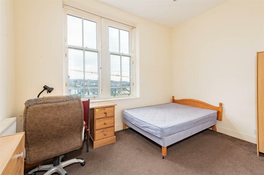 Flat 4 21 Commercial Street Dundee-5.JPG