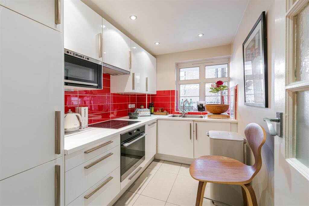 Redcliffe Close 36-4.jpg