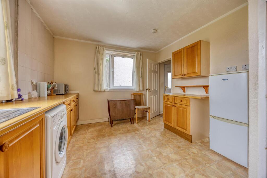8_WALNUT_DRIVE_LENZIE_010.JPEG