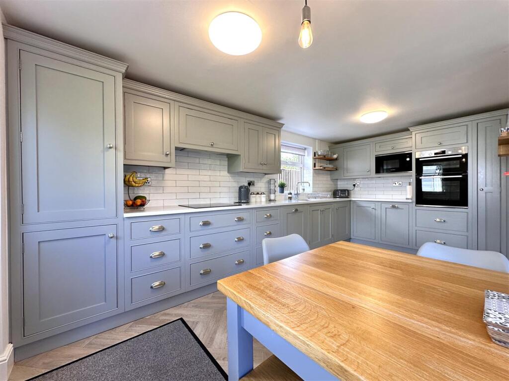 Bespoke Contemporary Kitchen 490