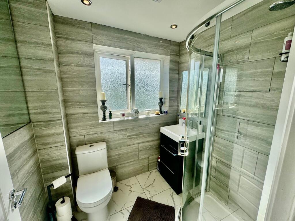 Shower cubicle