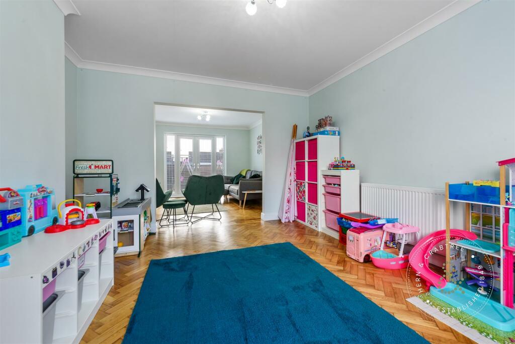 Elgar- Crescent-14.jpg