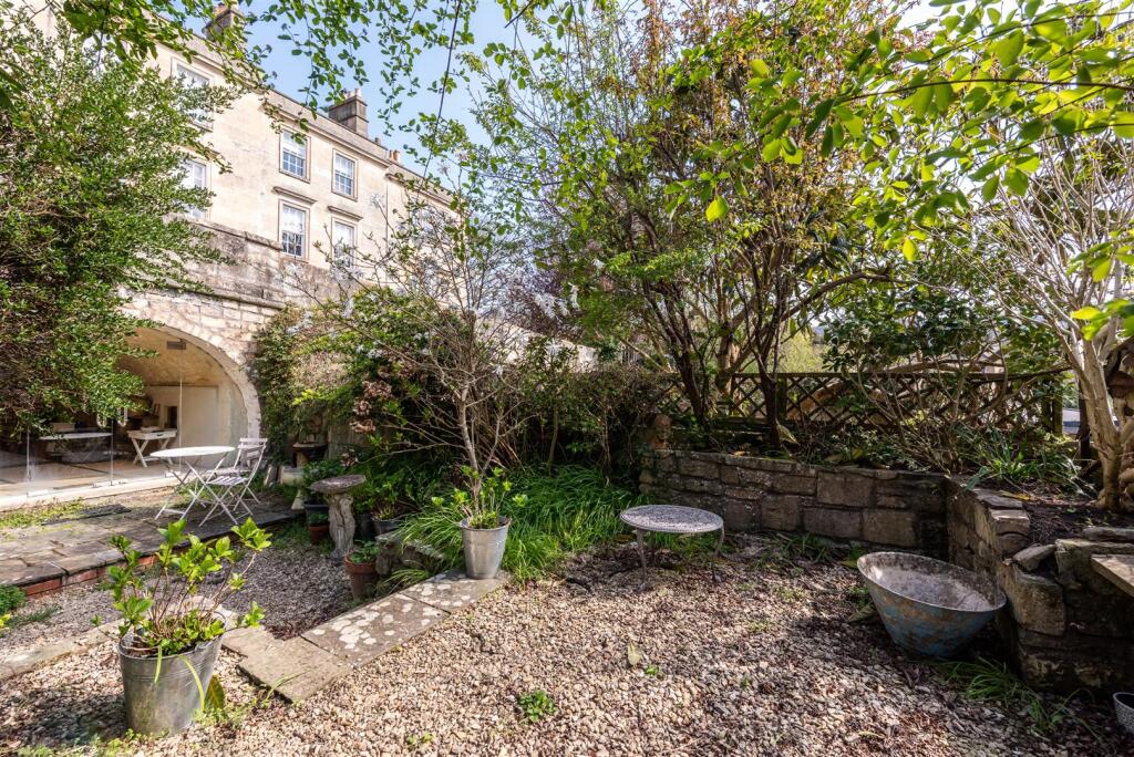 9 Chatham Row, Bath BA1 5BS-25.jpg