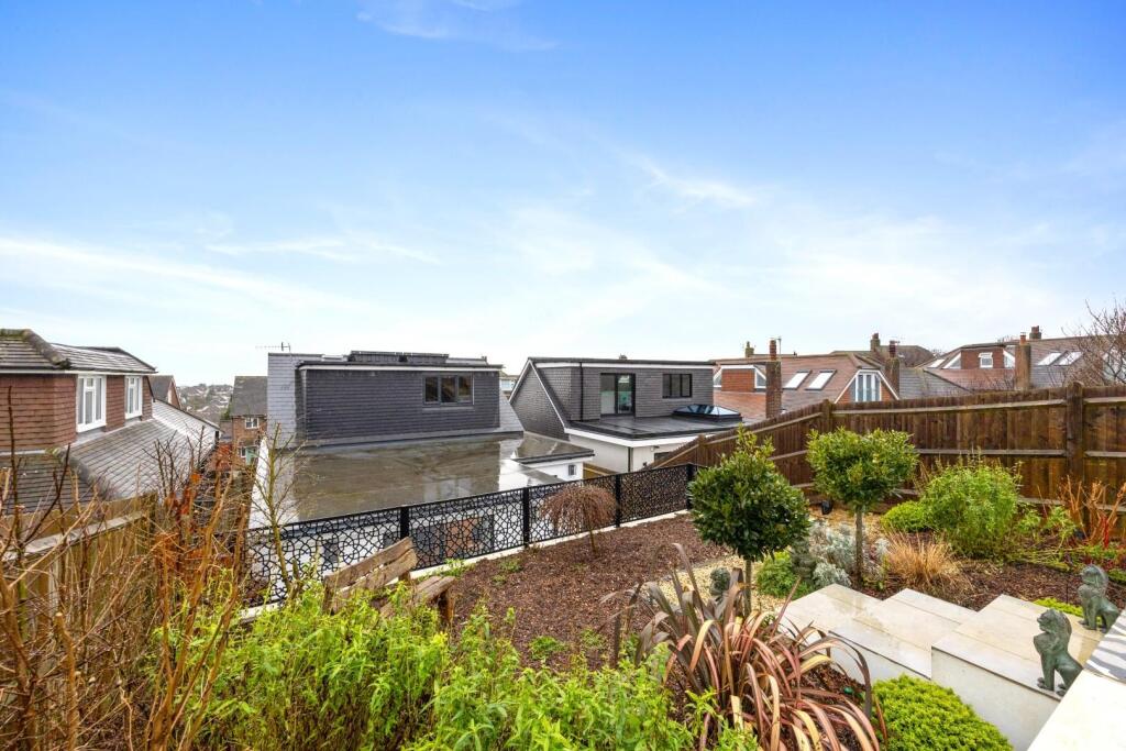 Elizabeth Avenue (33).jpg