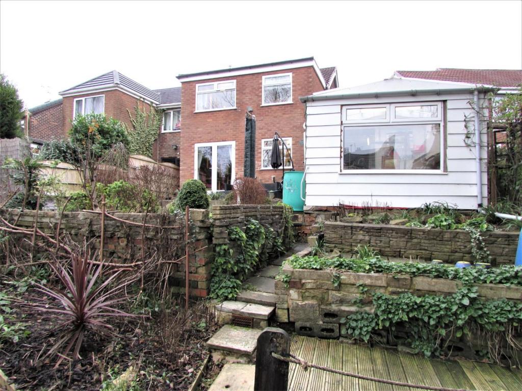 ThornAve12gdn6.JPG