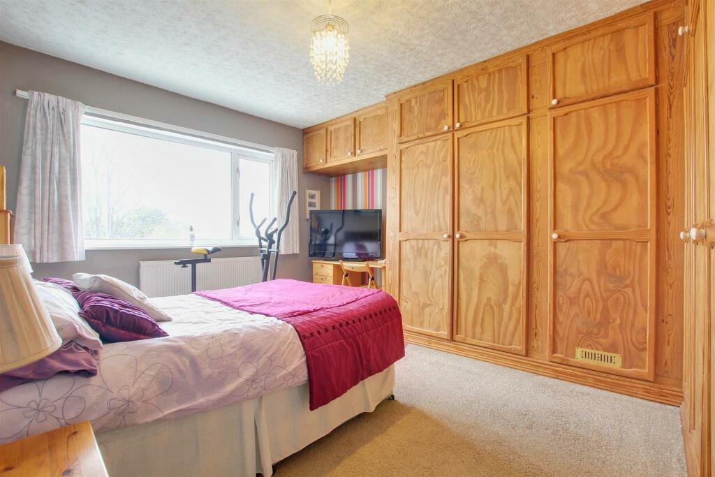 BEDROOM 2 (REAR)