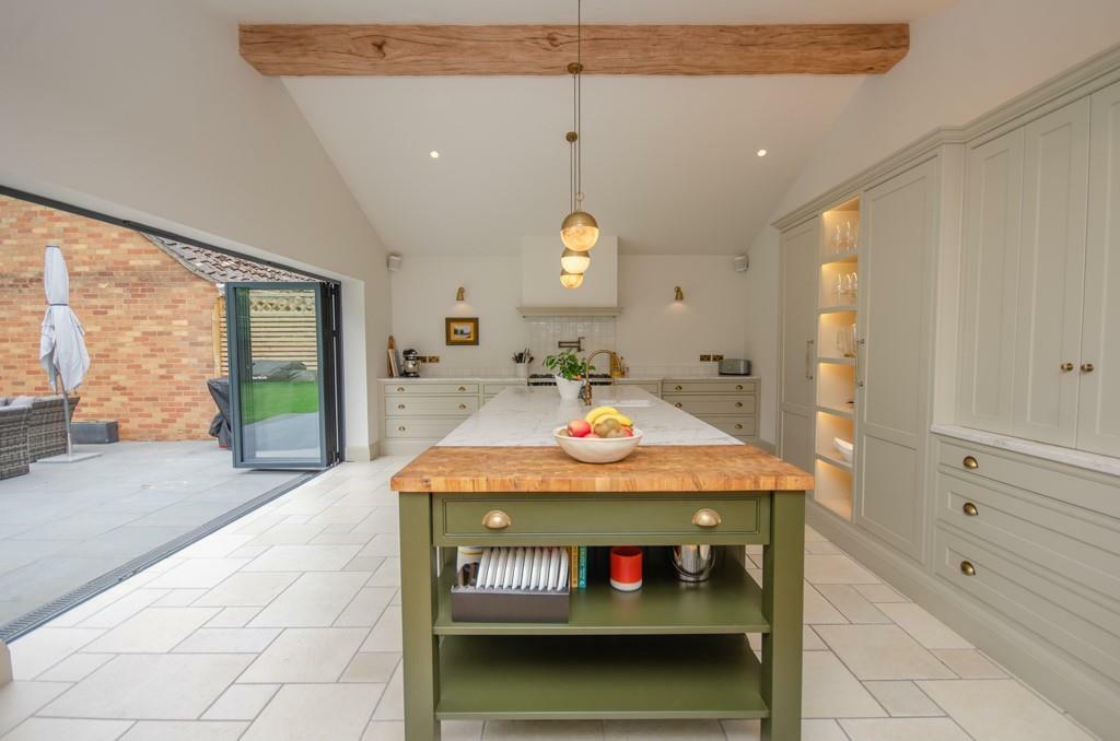 Kitchen main pic.jpg