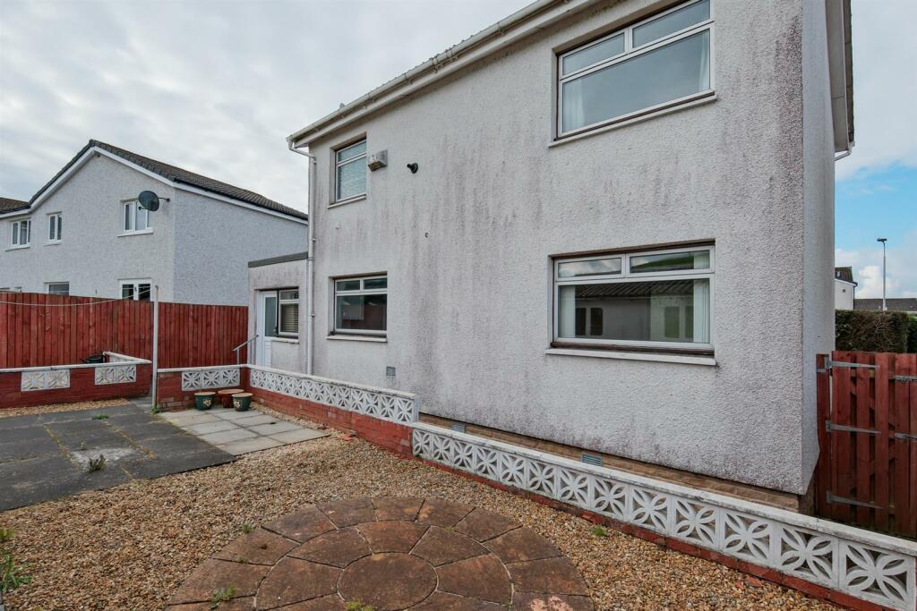 004-30 Braemar Cres, Carluke ML8 4BH.jpg