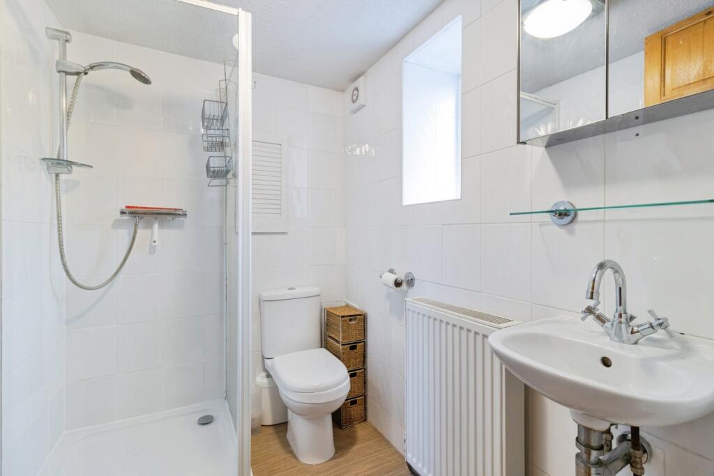 Annexe Shower Room
