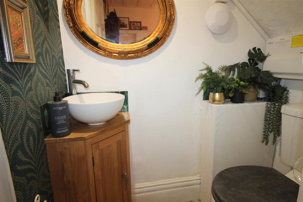 Park Road 74, Downstairs WC.JPG