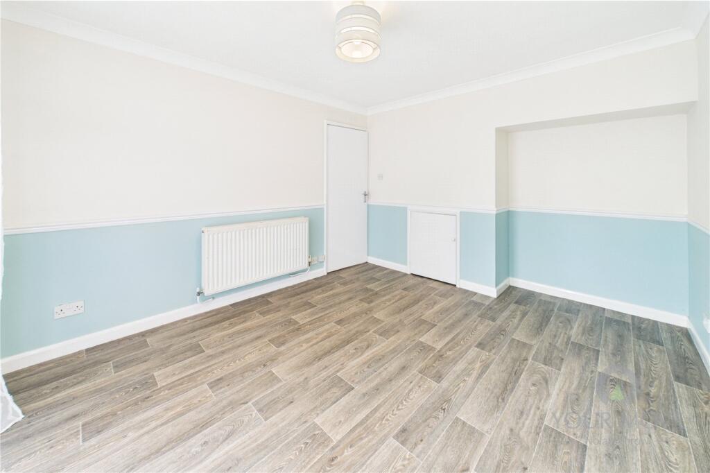 Dining Room/Bed 3