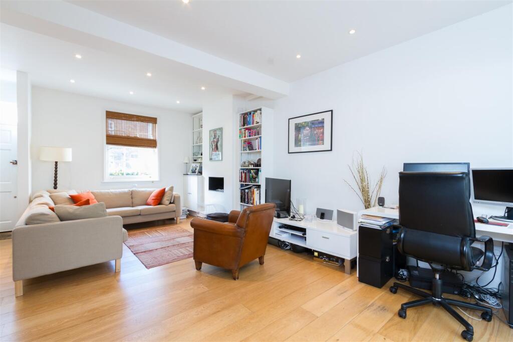 Lettings Brackenbury Cadross Street 9 - Reception.