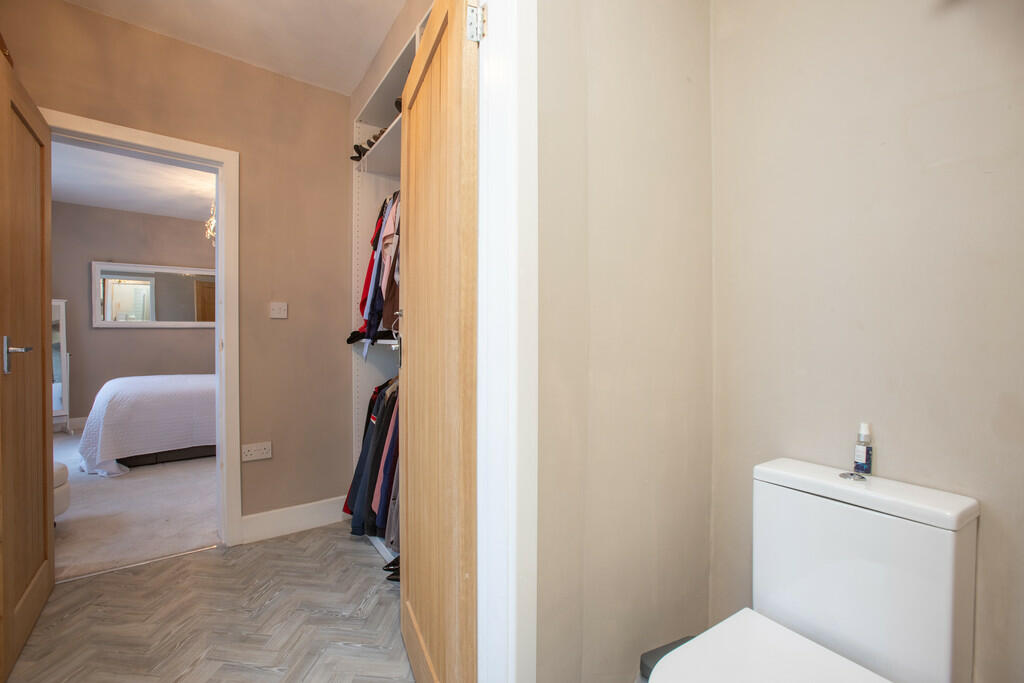 En-Suite to Dresi...