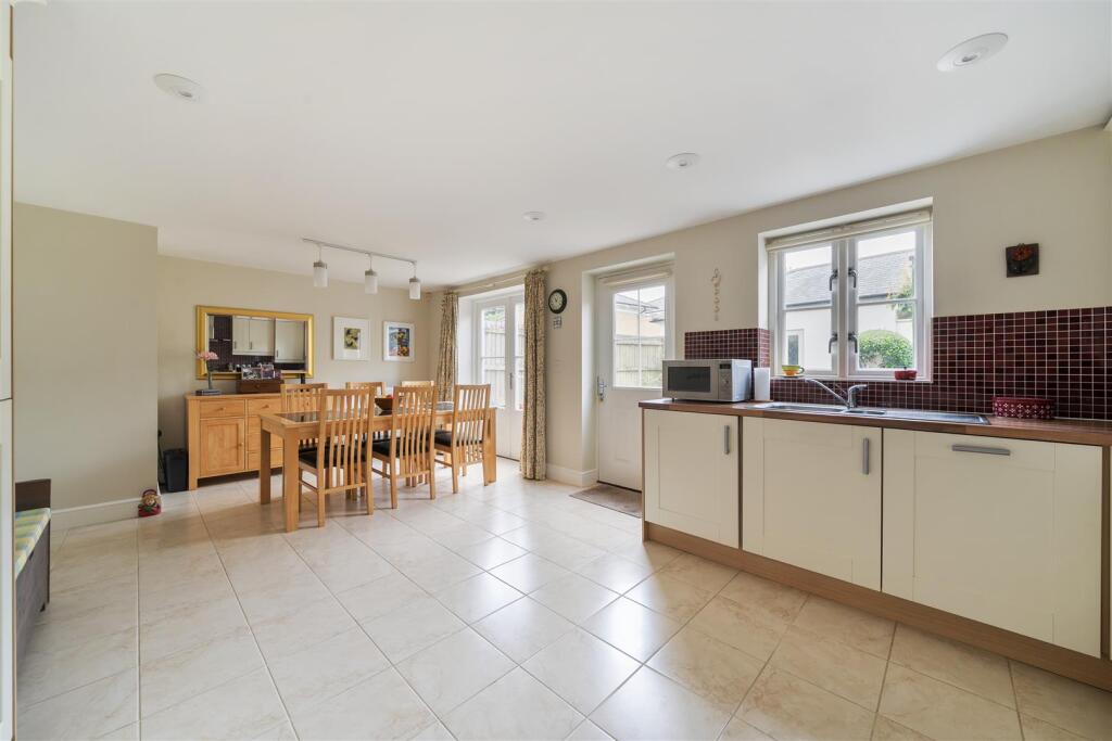 Kitchen dining room