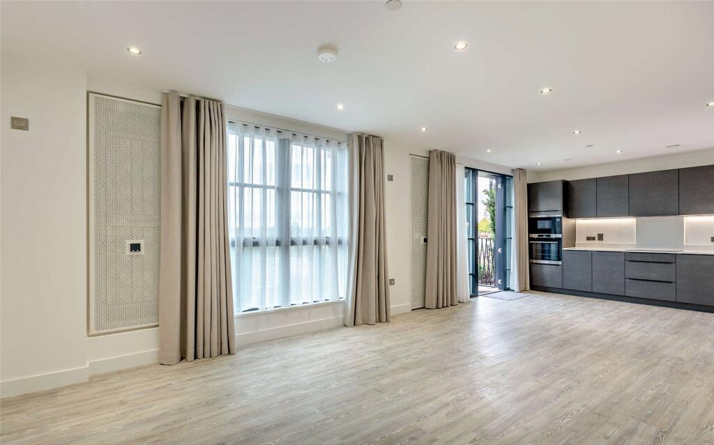 Lounge/Kitchen