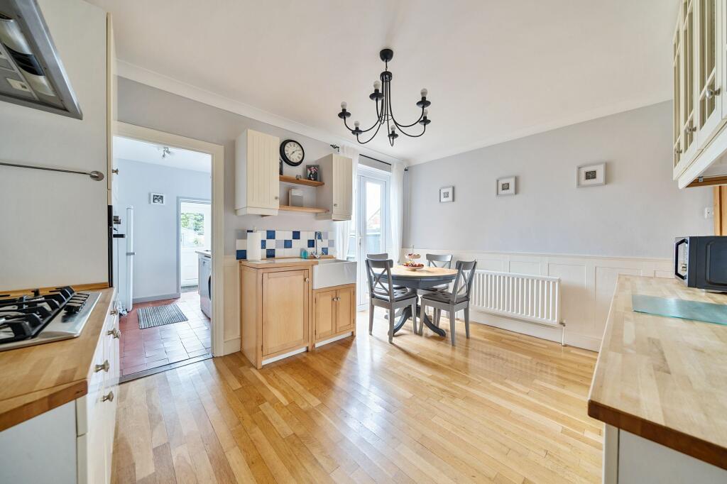 Kitchen/Dining Room (2)