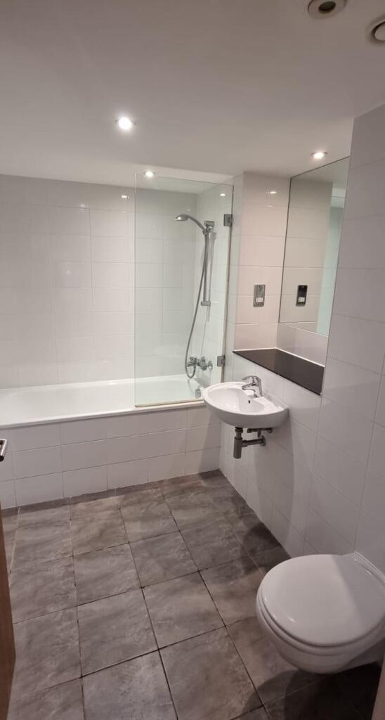 1012 bath