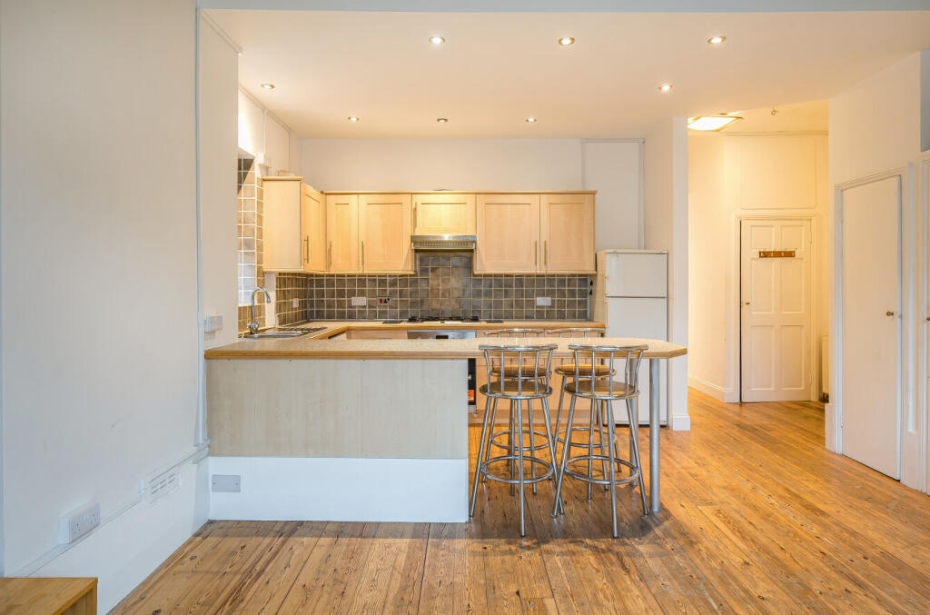 1372593-2-68fa0ad...