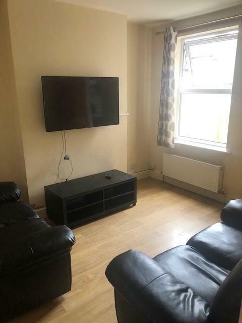 14 mel livingroom.jpg