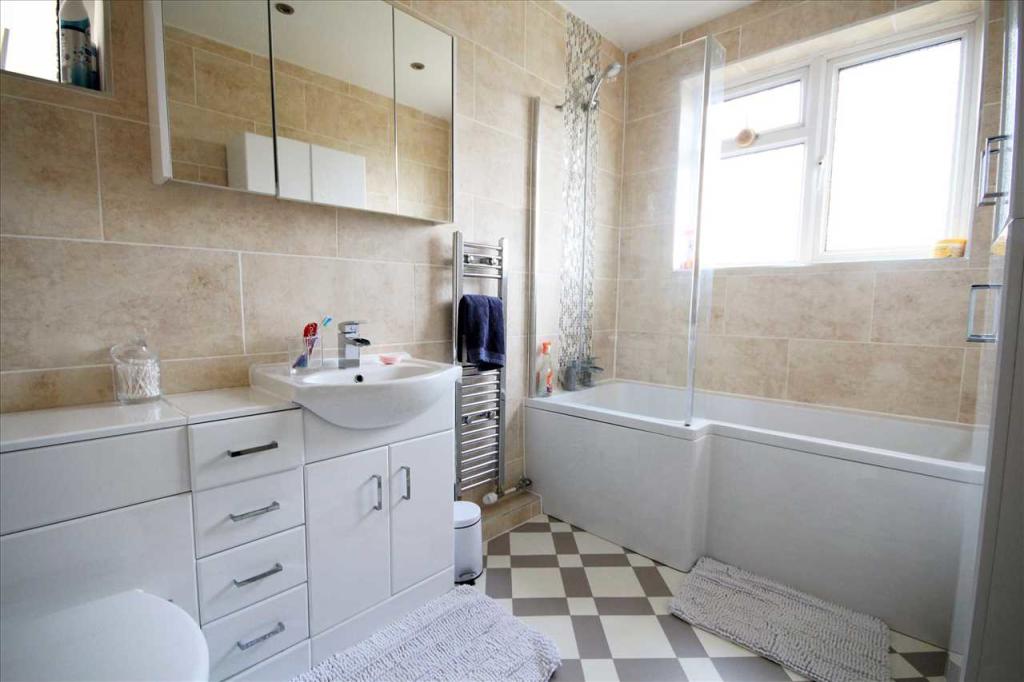 BATHROOM/WC