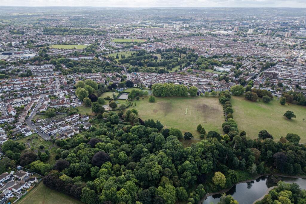 Development Site and Woodland @ Ashdene Avenue, Ea
