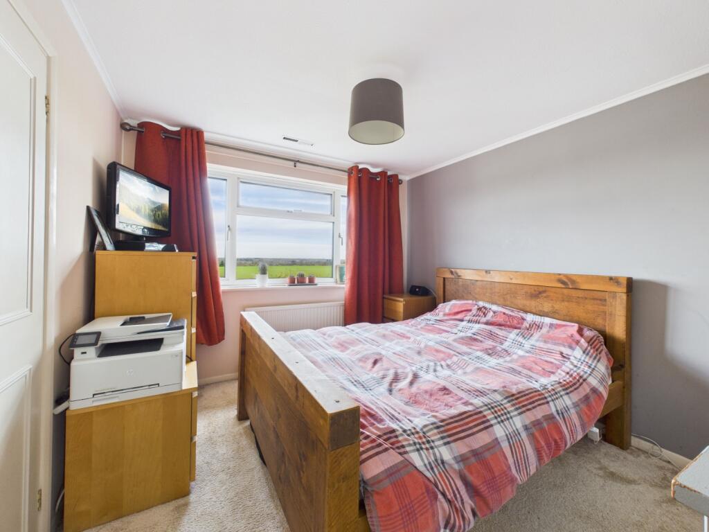 12. CAM04922G0-PR0092-STILL020