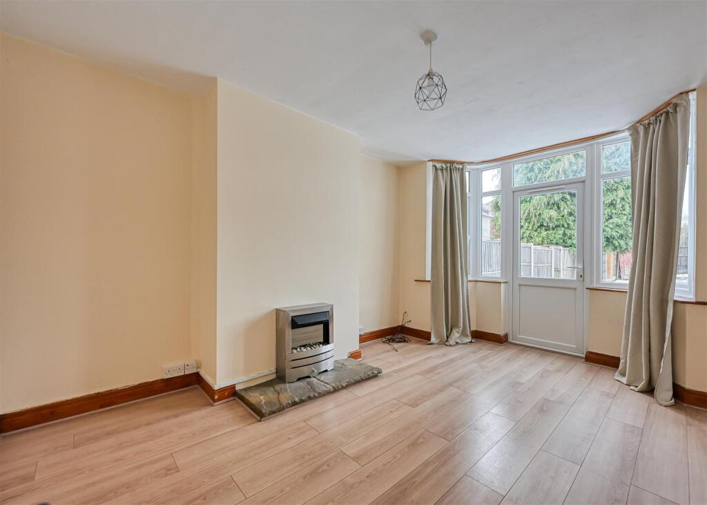 106 Green Lane-03.jpg