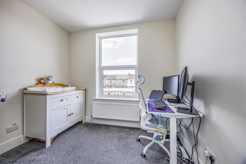 26 Ascot Road, Baffins-PorticoMarketing-SoldBy-5.j