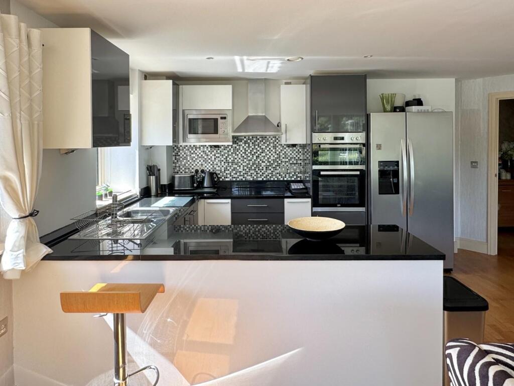 Lounge/Dining/Kitchen