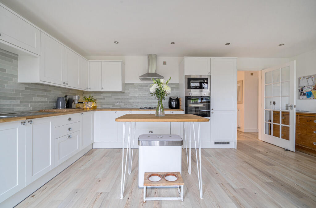 1383822-20-6929d3...