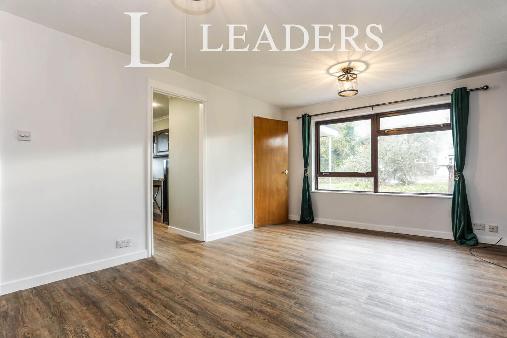 43 Carlton - Living