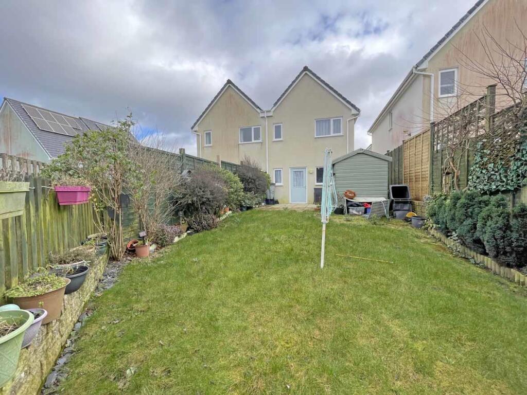 Yellowmead Road 40 Rear.jpg