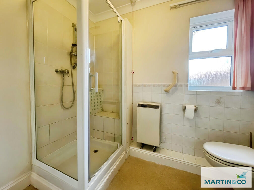 804aa583-bathroom...