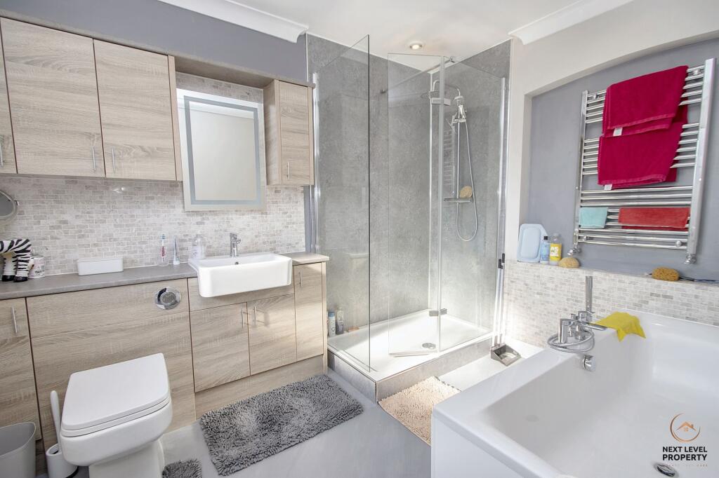 En-Suite Bathroom
