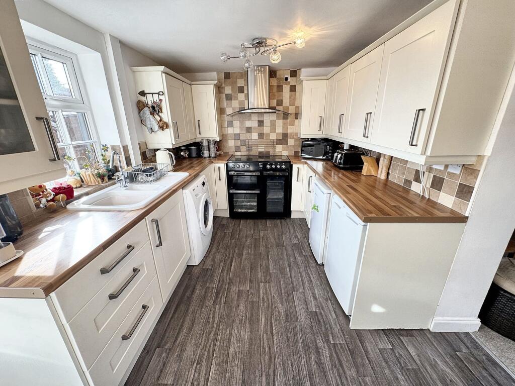 Kitchen/ Dinner