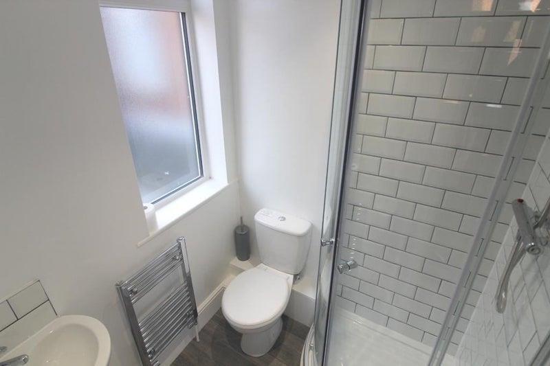 Bathroom 81 empress.jpeg