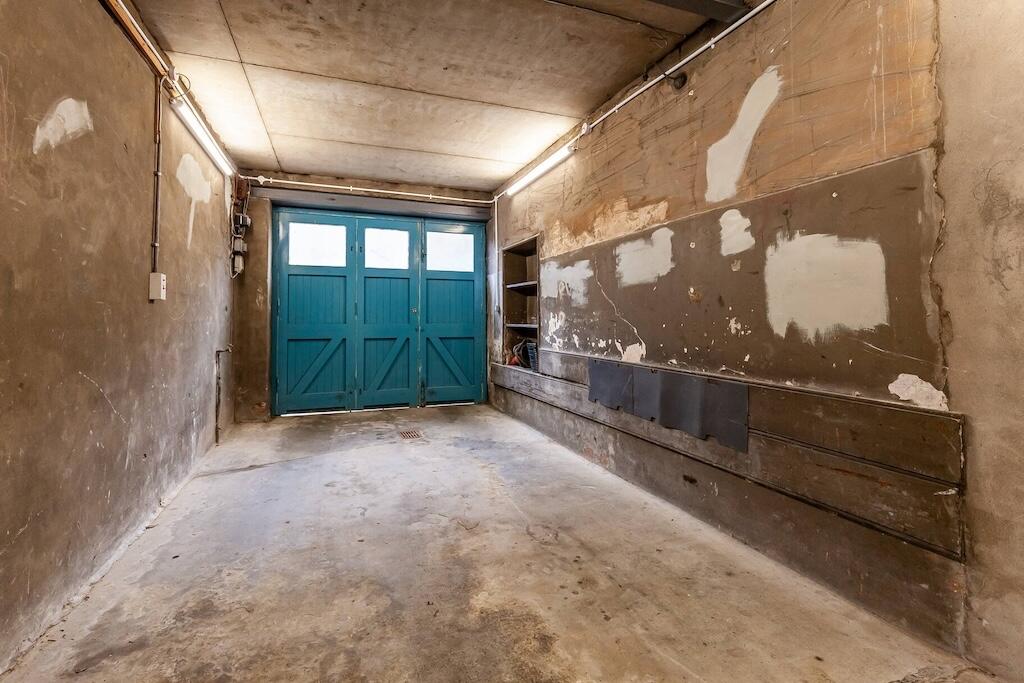 Garage (see Lot 2)