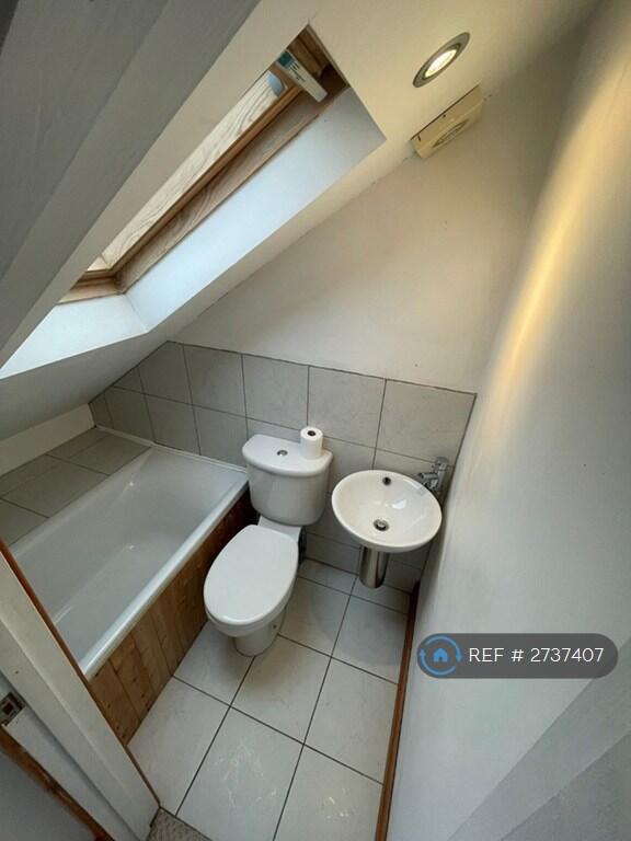 En-Suite 2