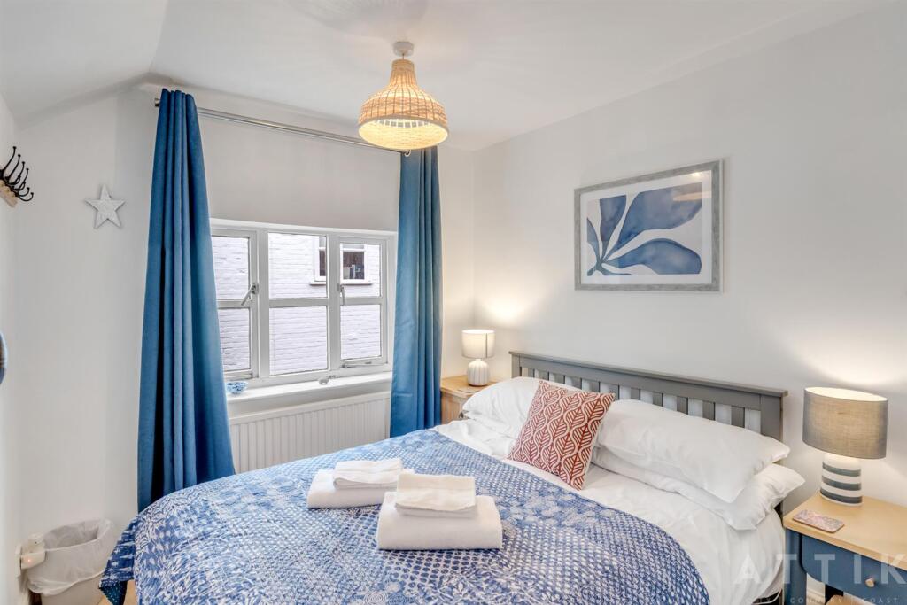 Attik 25 High Street Wangford NR34 8RL (19).jpg