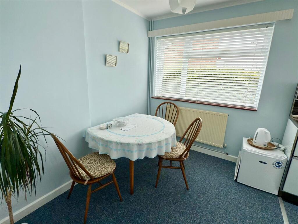 DINING AREA.jpg
