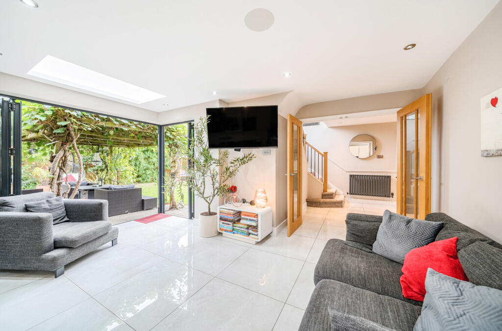 1331965-6-6888ecd...