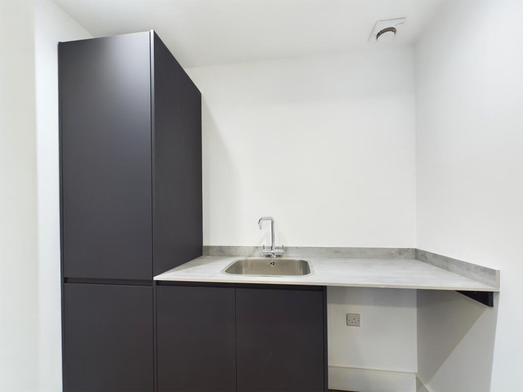 CAM02023G0-PR0118-STILL006