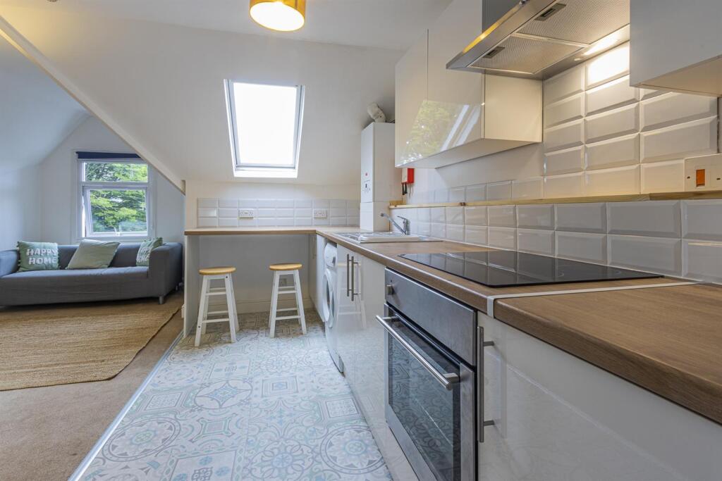 Connaught Road 78, 4-1.jpg