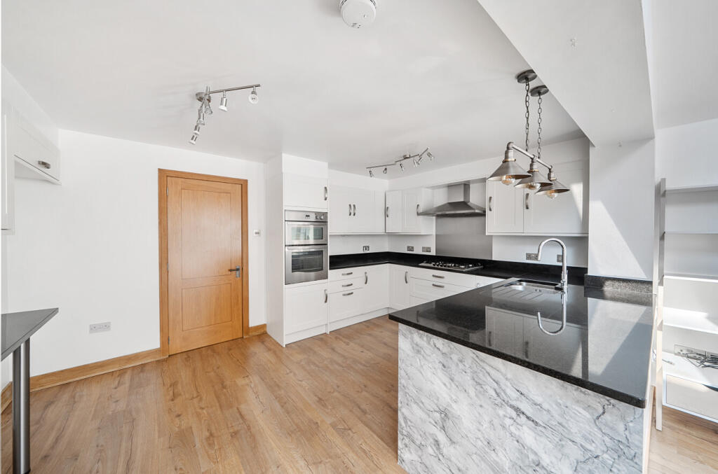 1331935-29-6883d0...