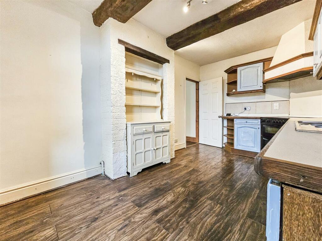 Main Street, Rosliston (11).jpg