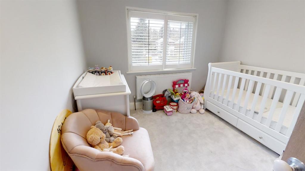 bedroom 44.jpg