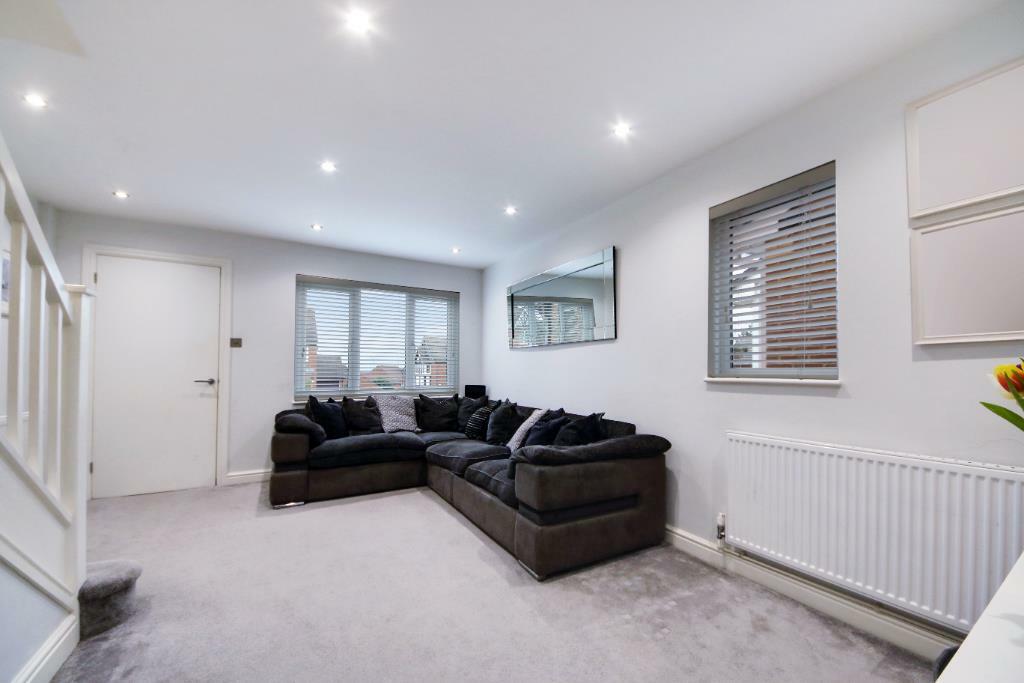 Living Room (1)dp1 (Portal Size).jpg