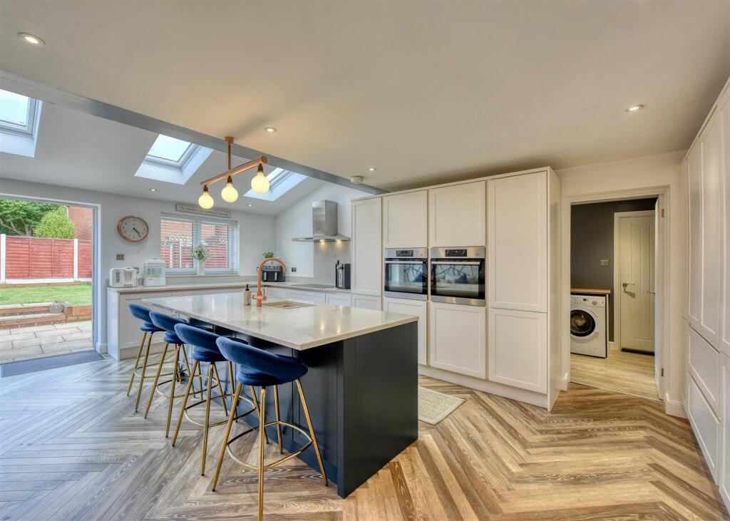 9 Virginia Drive-Kitchen (3).jpg