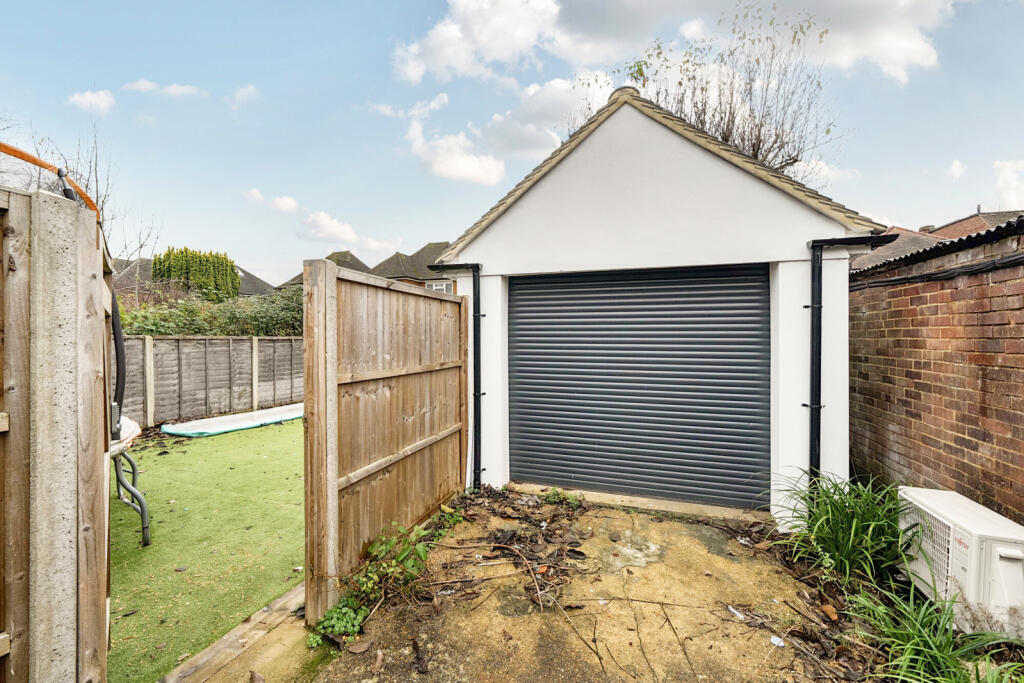 1384026-18-692471...