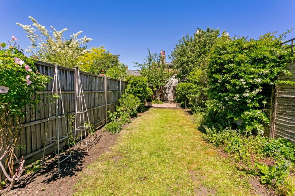 37 Queens Road 28...